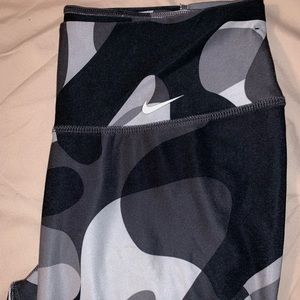 Nike Dri-Fit Full length Camo leggings size M